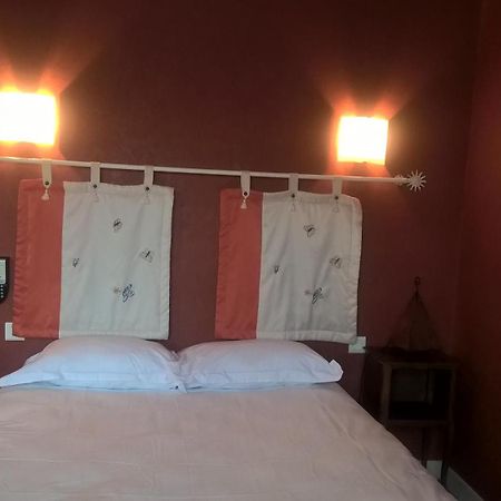 Hotel Restaurant Le Moulin De La Renne Adults Only Proche Zoo De Beauval Thesee Exterior photo