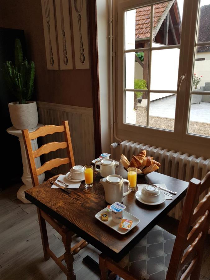 Hotel Restaurant Le Moulin De La Renne Adults Only Proche Zoo De Beauval Thesee Exterior photo